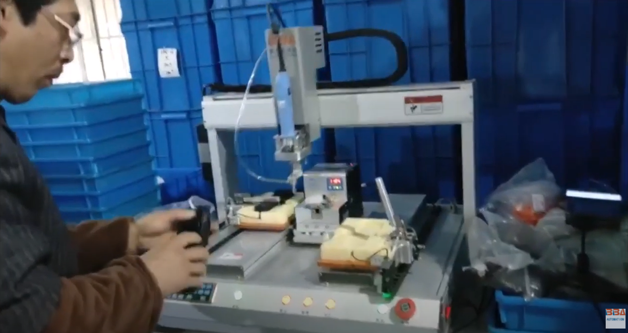 Screw fastening robot for mass production, auto screw dispenser for outdoor lighting,China supplier